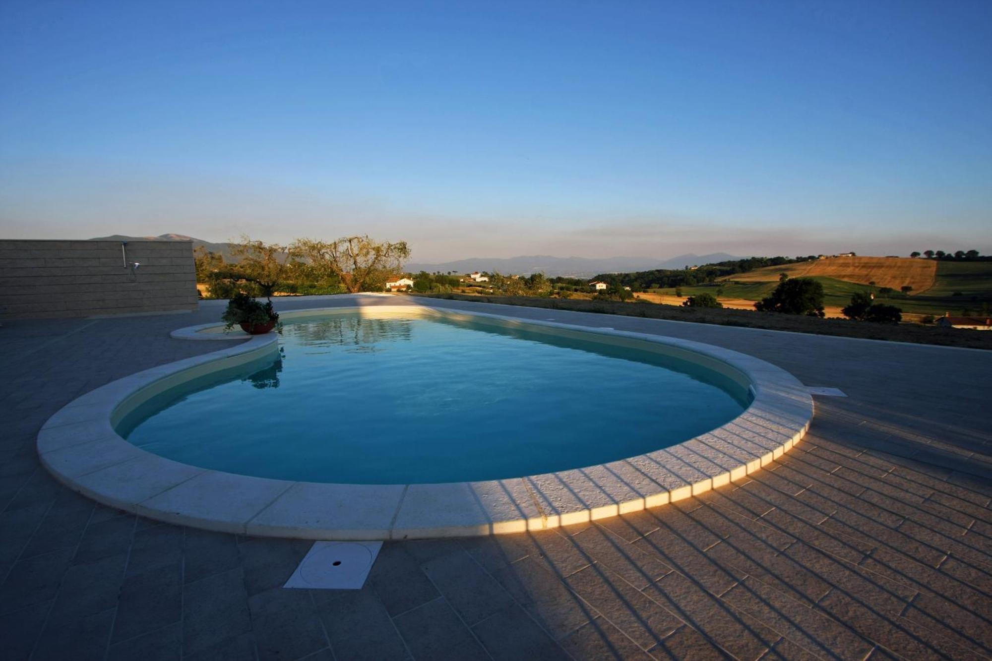 La Collina Del Girasole Villa Montecastrilli Екстериор снимка