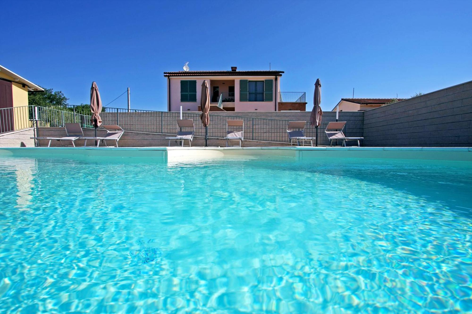 La Collina Del Girasole Villa Montecastrilli Екстериор снимка