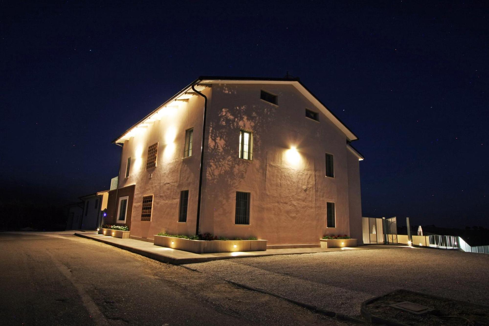 La Collina Del Girasole Villa Montecastrilli Екстериор снимка