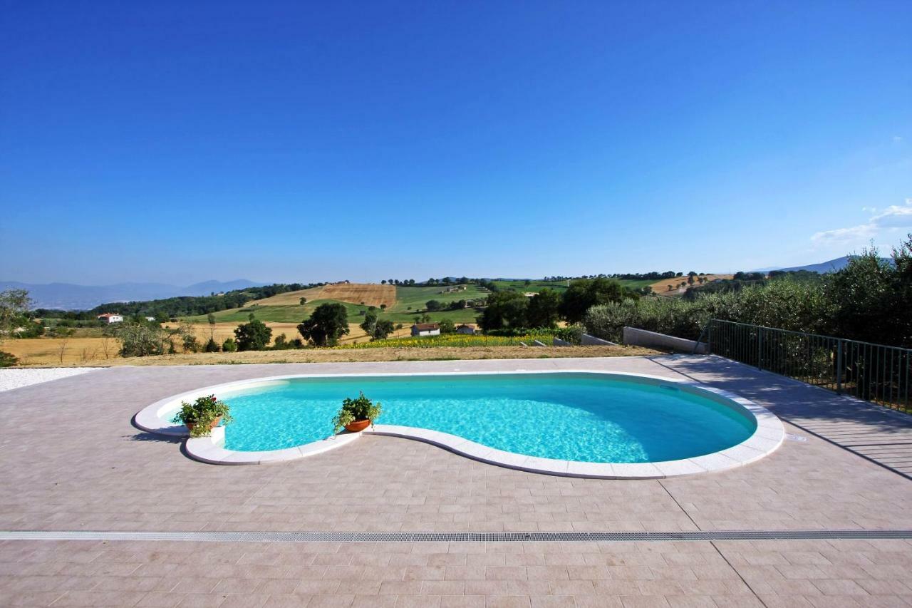 La Collina Del Girasole Villa Montecastrilli Екстериор снимка